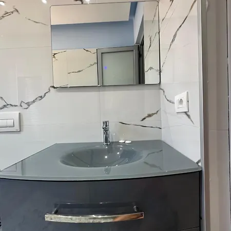 Sea Breeze * Himarë