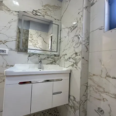 Sea Breeze * Himarë