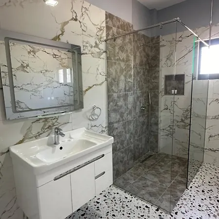 Sea Breeze * Himarë