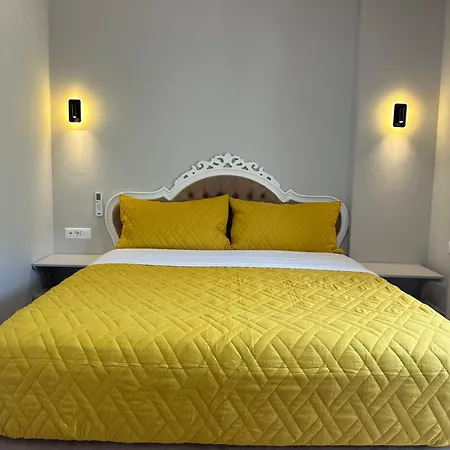 Sea Breeze Apartment *