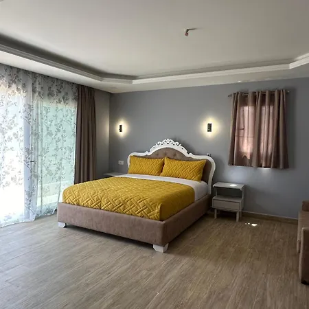 Sea Breeze Apartment *
