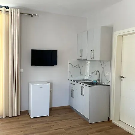 Sea Breeze Himare