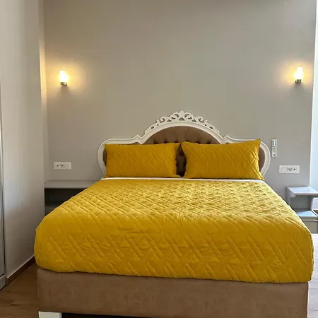 Sea Breeze Apartment *